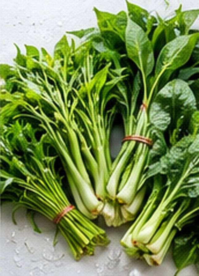 Ikatan kangkung, sawi dan bayam segar dengan titisan air di atas permukaan putih